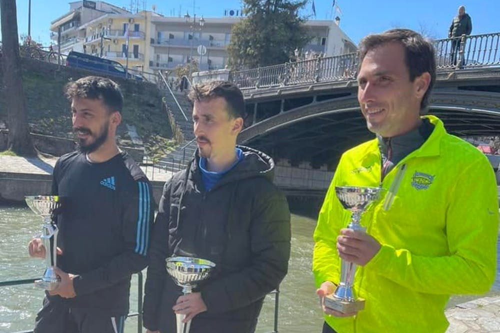 Ημιμαραθώνιος Τρικάλων: Πανελλήνιο ρεκόρ κατηγορίας Μ40 σημείωσε ο Α. Παπαδημητρίου! runbeat.gr